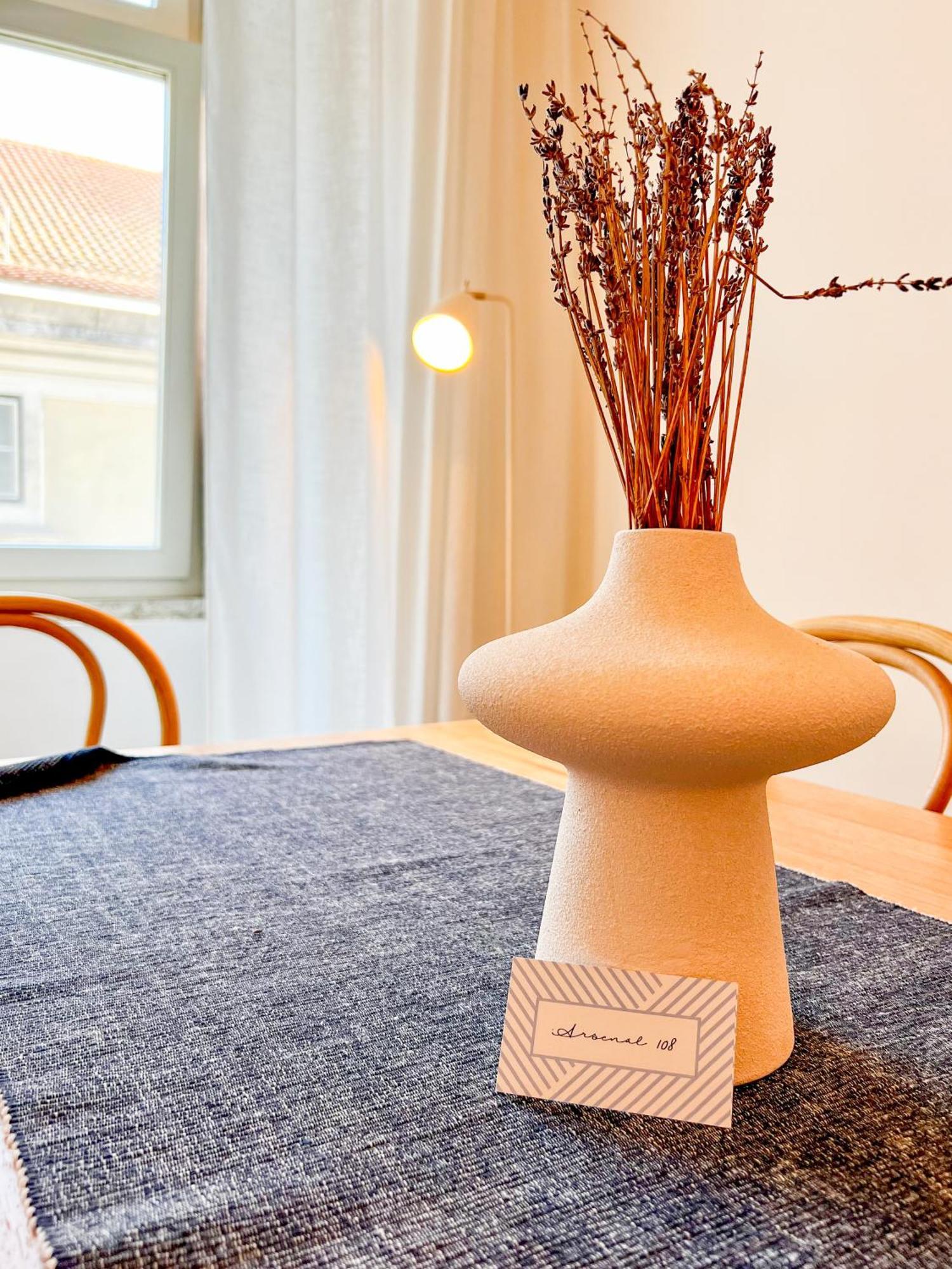 Apartment Arsenal 108, Design - New Light Downtown Chiado And River Lissabon